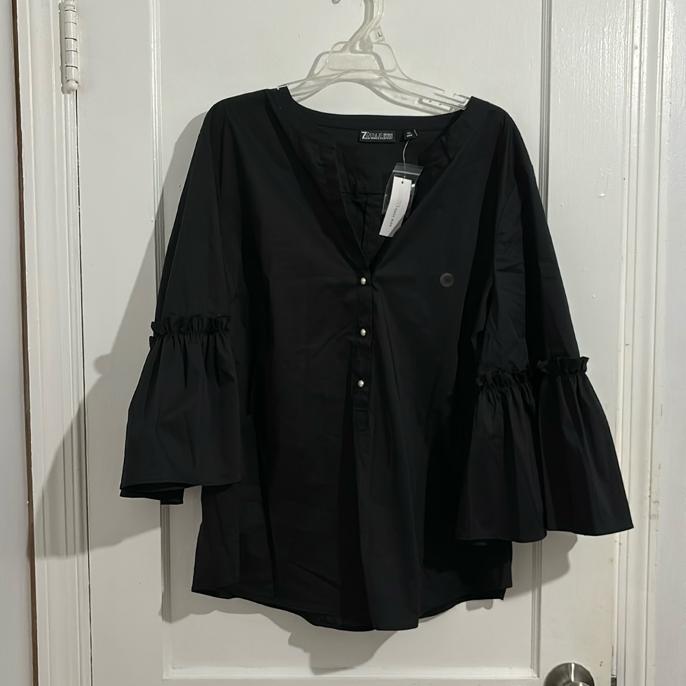 New York and Company brand new XXL blouse with beautiful details